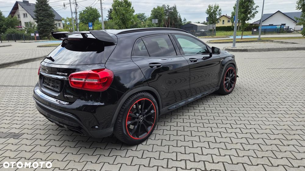 Mercedes-Benz GLA 45 AMG 4-Matic - 13