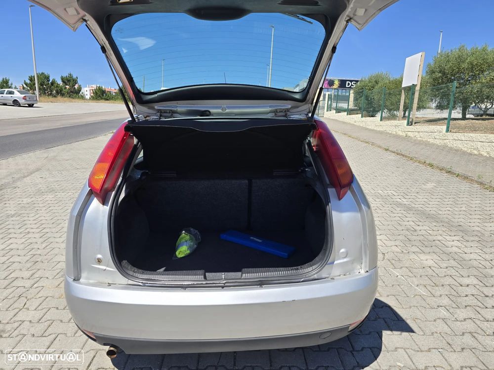 Ford Focus 1.4 Ambiente - 9