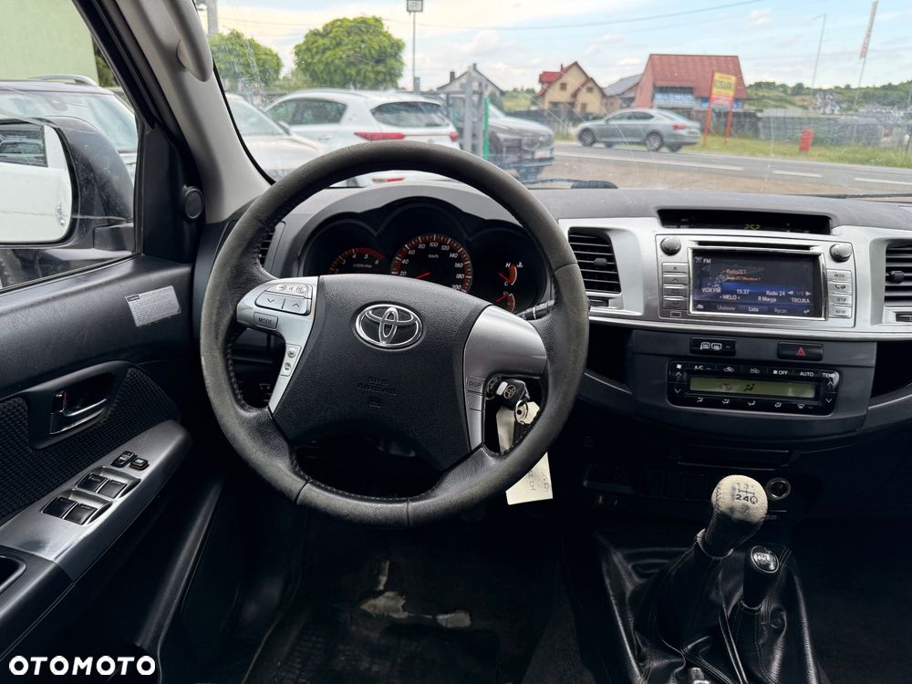 Toyota Hilux - 10