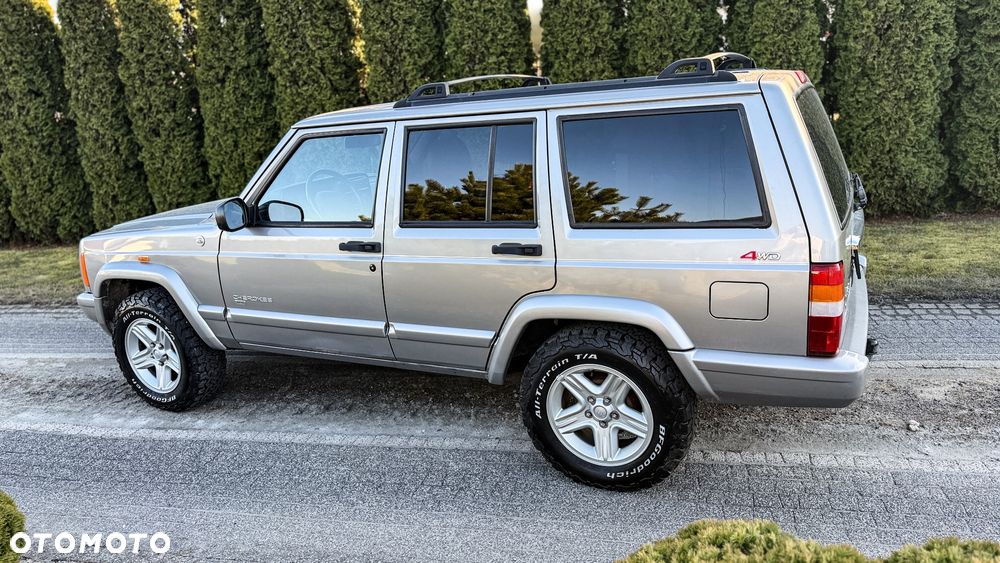 Jeep Cherokee 4.0 Limited - 18