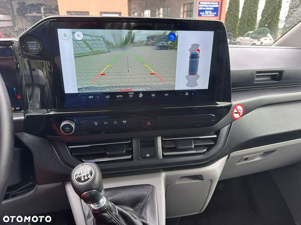 Ford Tourneo Custom - 20