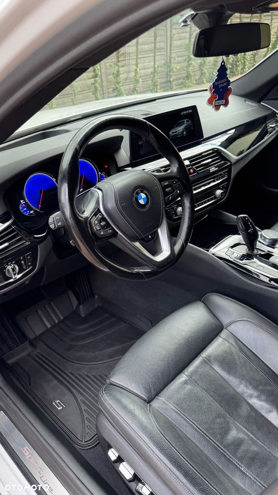 BMW Seria 5 520d Sport Line - 13