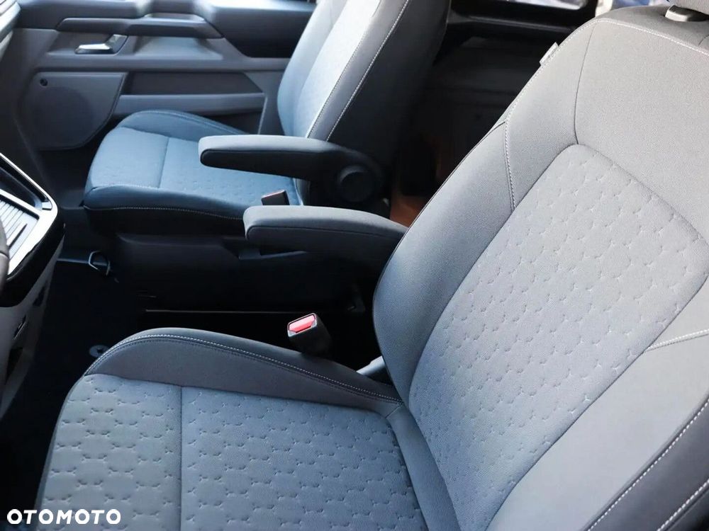 Ford Tourneo Custom - 15