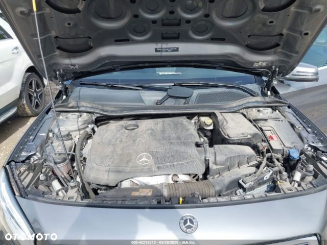 Mercedes-Benz GLA 250 4Matic 7G-DCT - 11