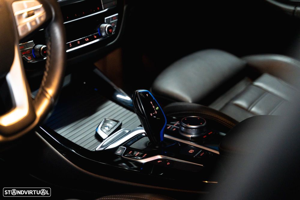 BMW iX3 Inspiring - 10