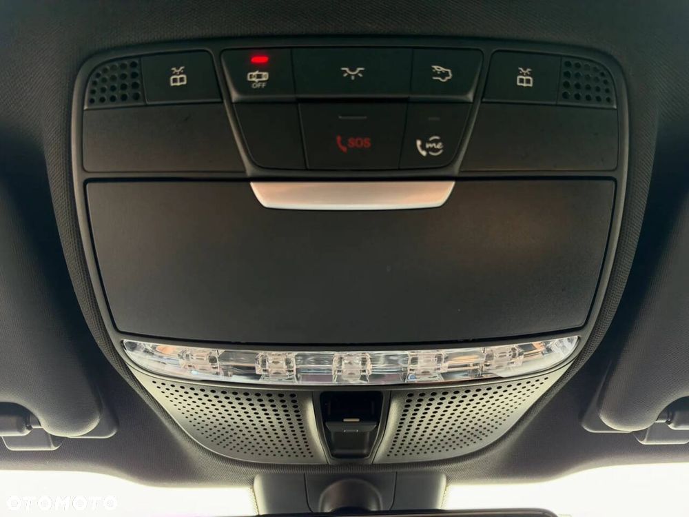 Mercedes-Benz Klasa E 300 9G-TRONIC - 40
