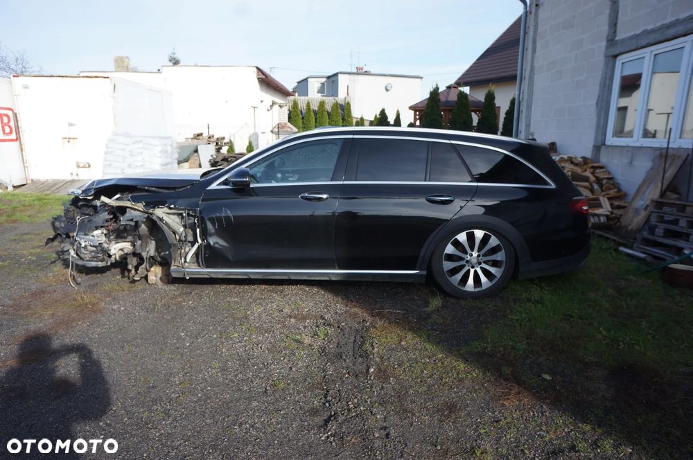 Mercedes-Benz Klasa E 220 d 4Matic All-Terrain 9G-TRONIC Exclusive - 1