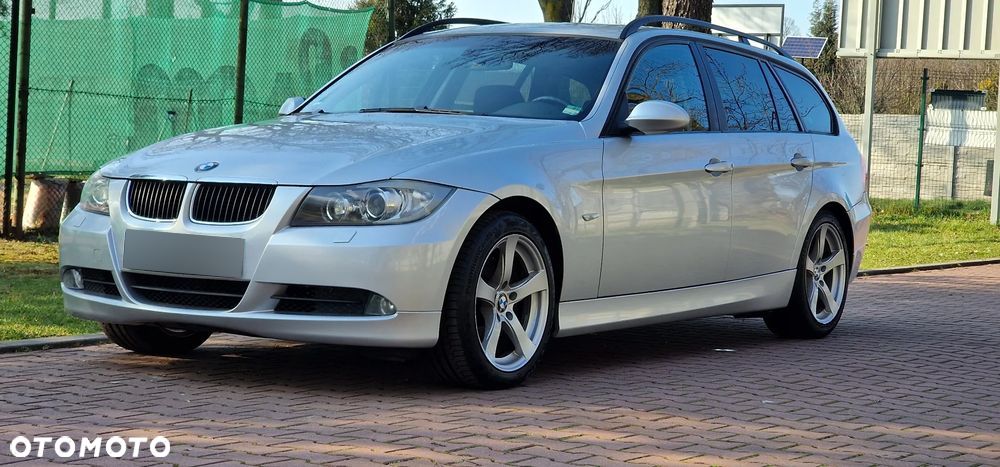 BMW Seria 3 318i Touring - 3