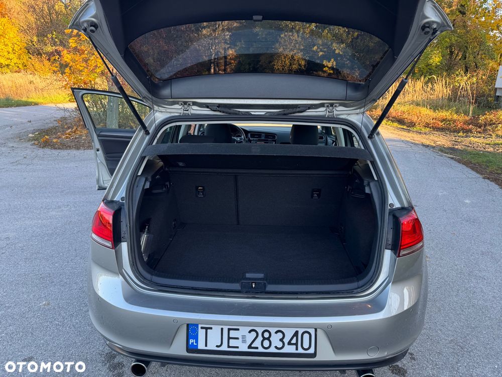 Volkswagen Golf - 10