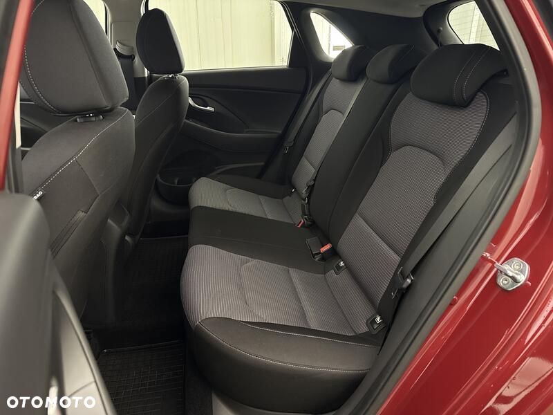 Hyundai i30 1.5 DPI Classic + - 20