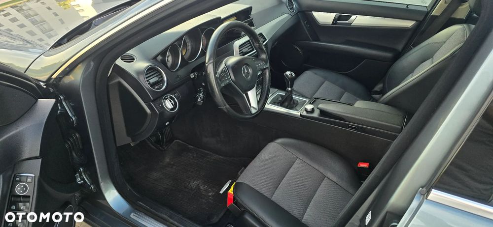 Mercedes-Benz Klasa C 200 CDI Avantgarde Edition - 9
