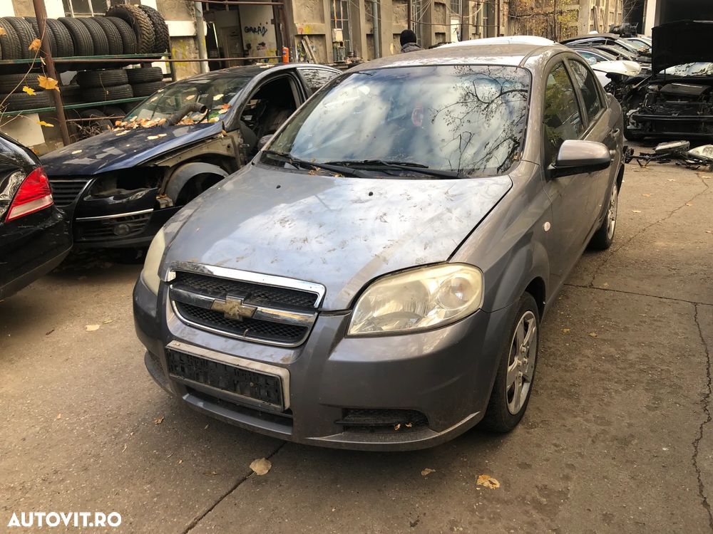 Dezmembrez Chevrolet Aveo 2010 argintiu gri 1.4 benzina - 1