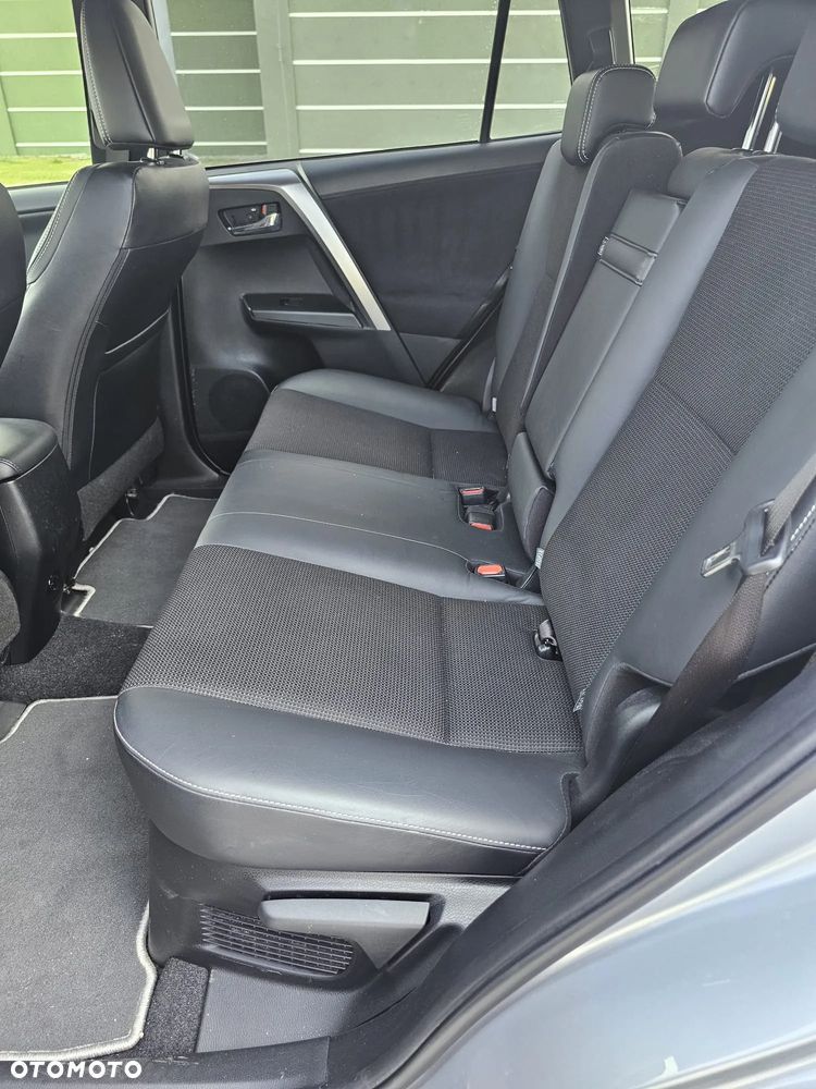 Toyota RAV4 - 12