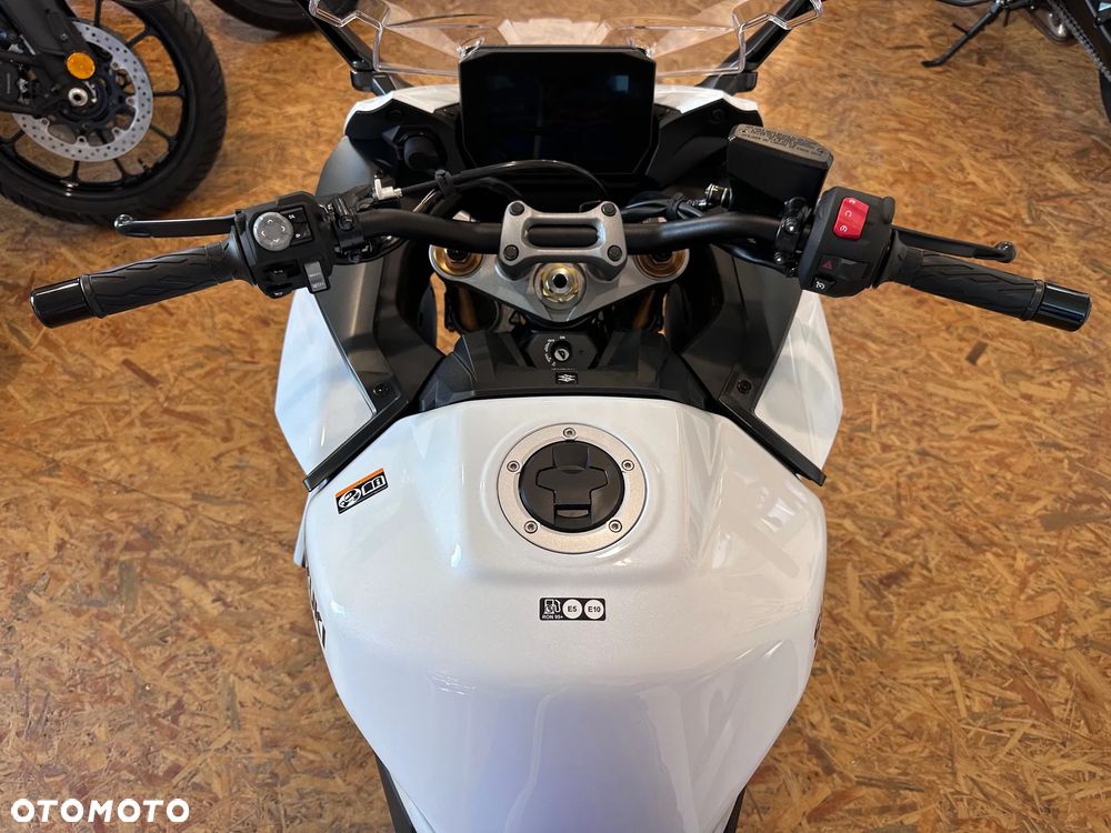 Suzuki GSX - 11
