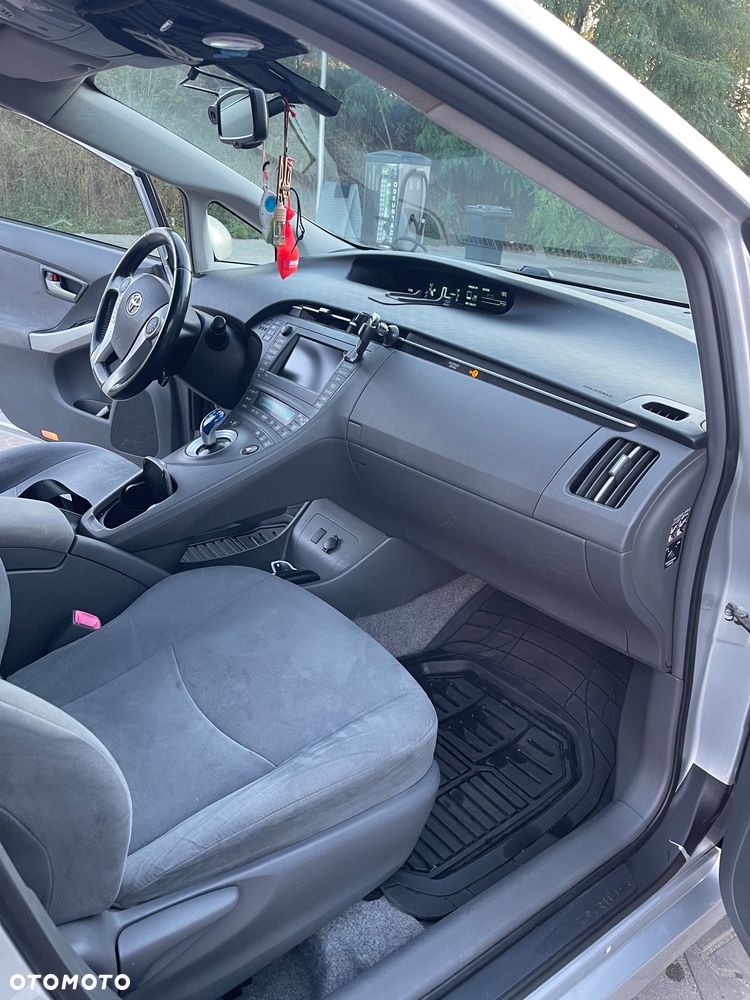 Toyota Prius 1.8 HSD Prestige - 15
