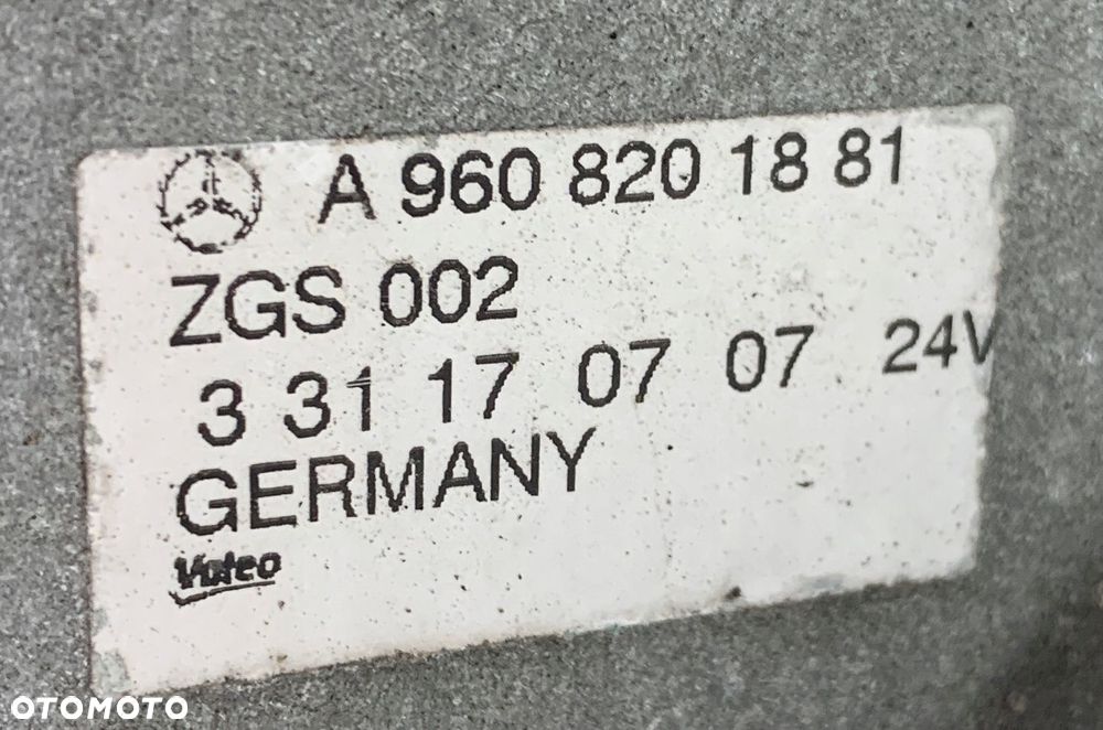 SILNICZEK WYCIERACZEK ACTROS MP4 A9608201881 - 9