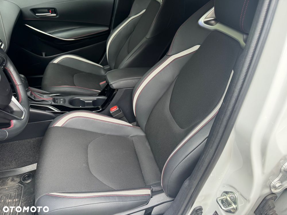 Toyota Corolla 2.0 Hybrid GR Sport - 13