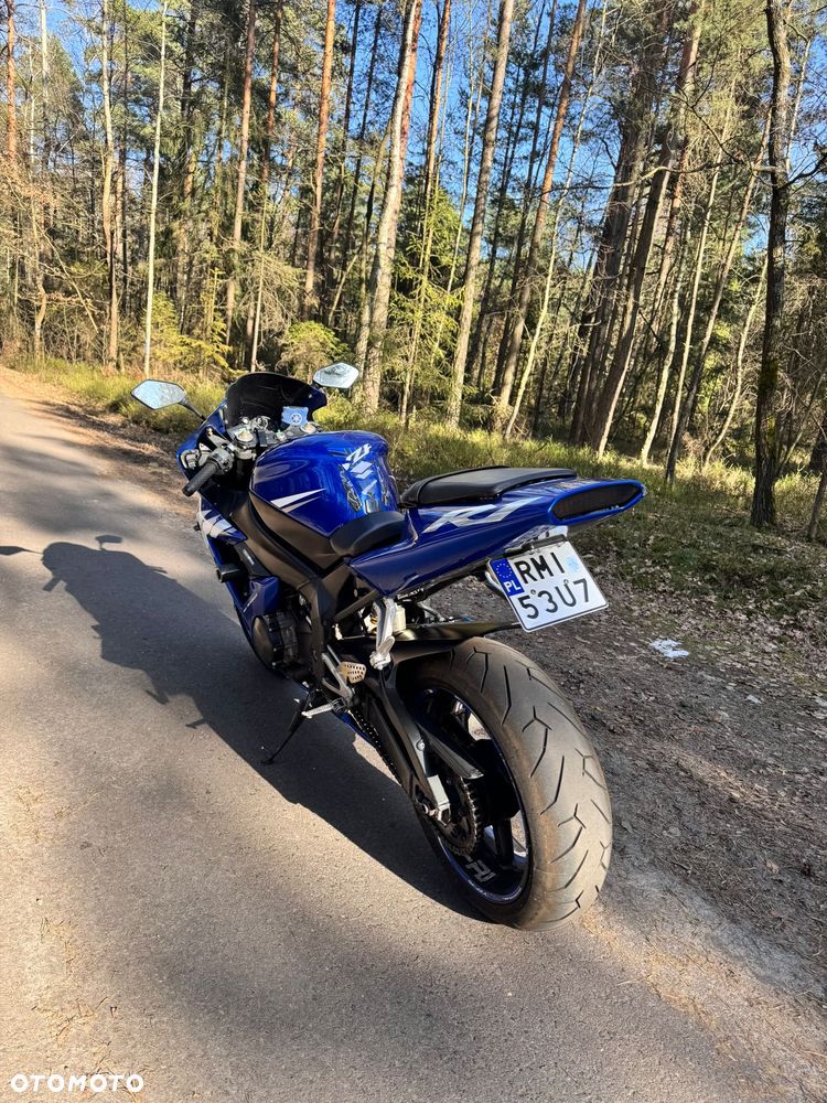 Yamaha R1 - 2