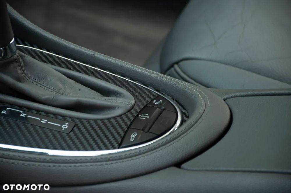 Mercedes-Benz CLS 500 - 32