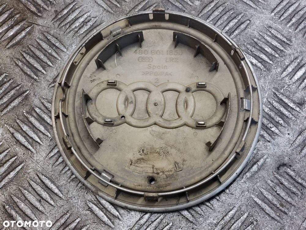 DEKIELEK KOŁPAK FELGI AUDI A4 B5 4B0601165J - 2