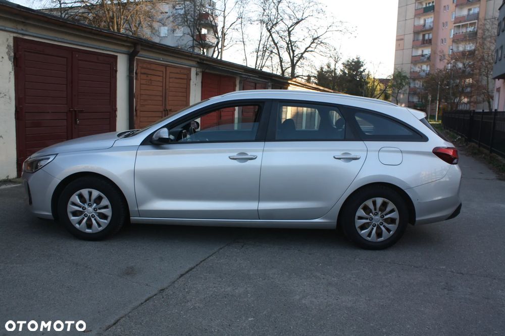 Hyundai i30 1.6 CRDi Premium - 16