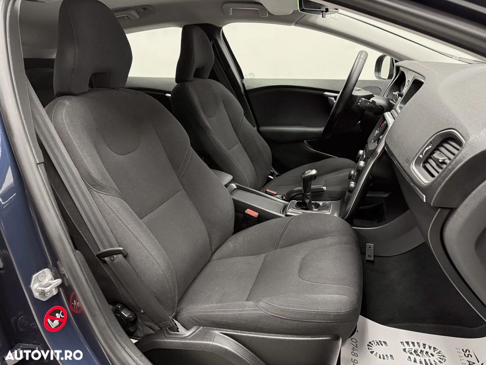 Volvo V40 D4 Kinetic - 6