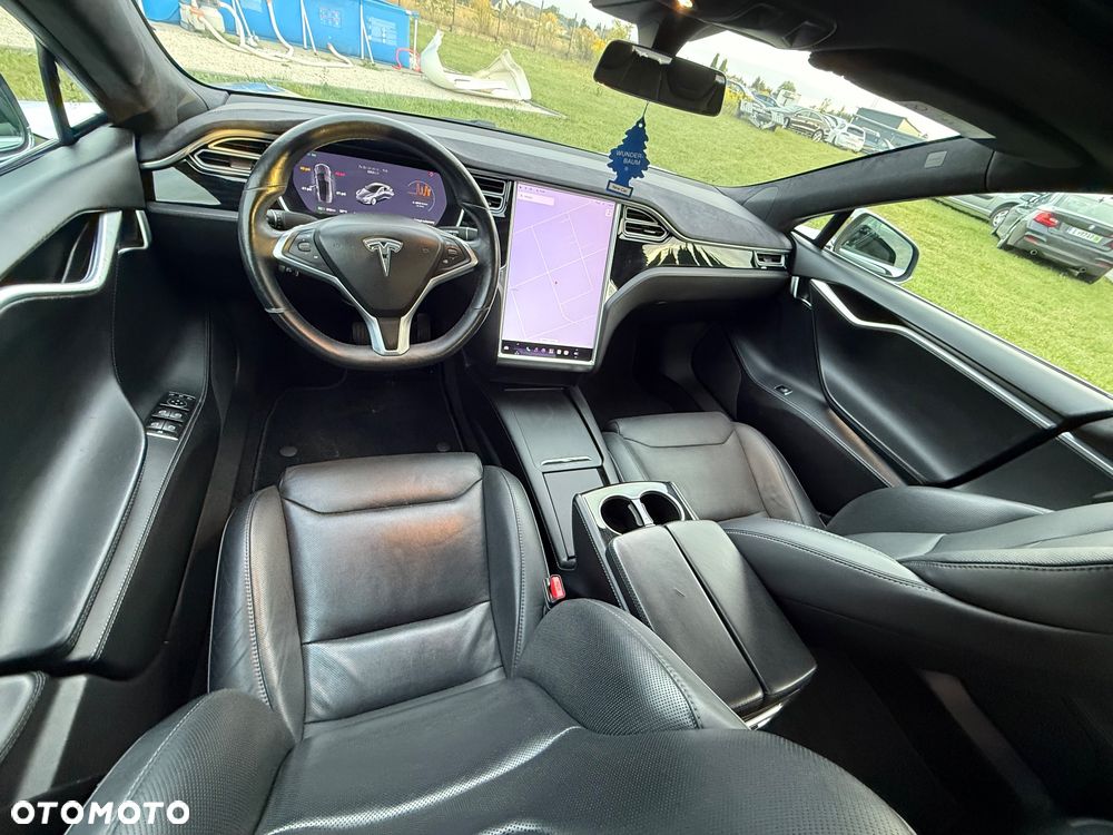 Tesla Model S - 21