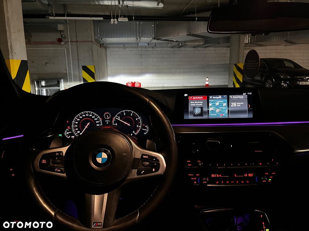 BMW Seria 5 520d xDrive M Sport sport - 11