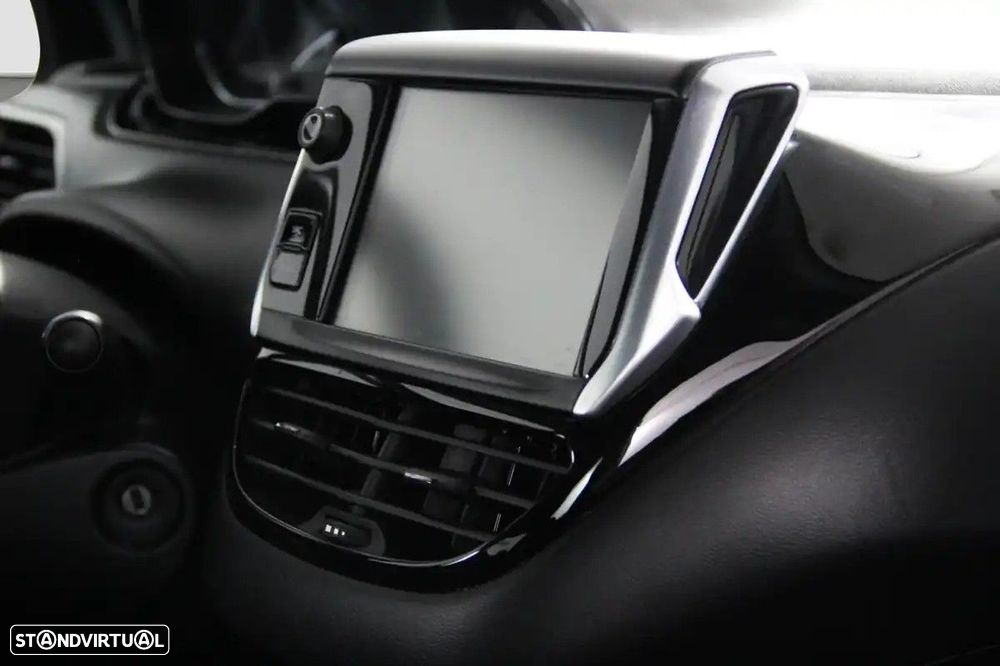 Peugeot 208 1.2 VTi SE Style - 6