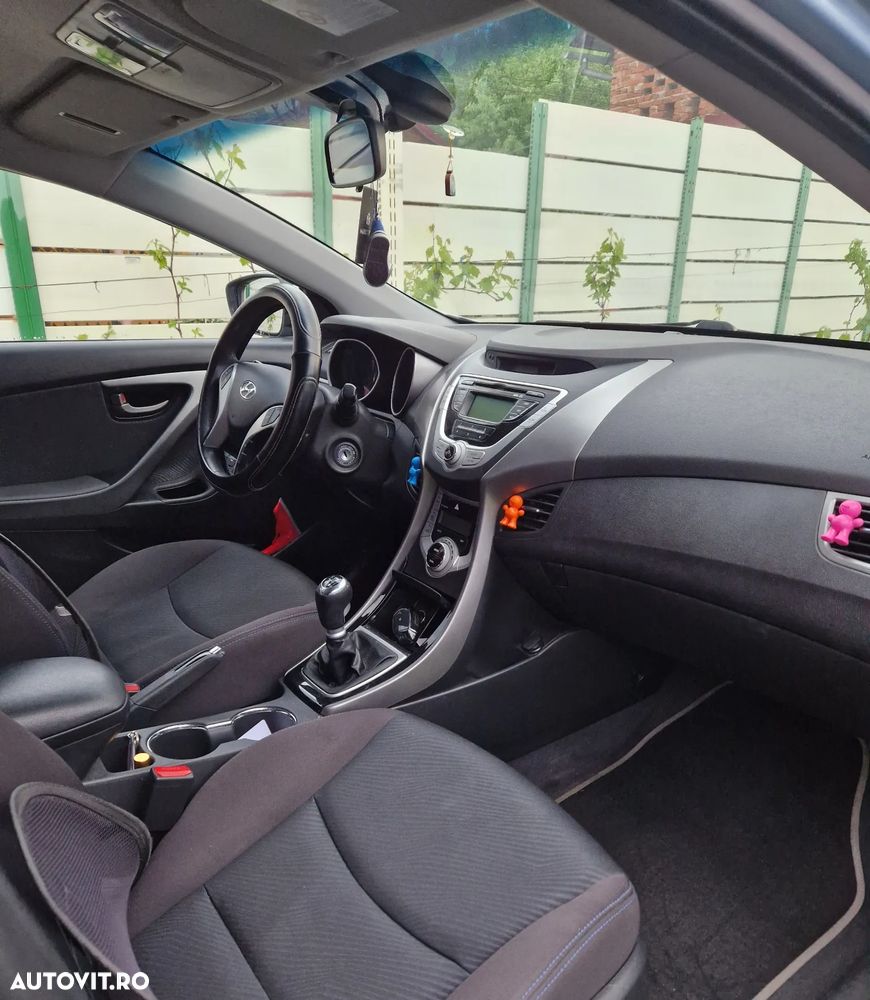 Hyundai Elantra 1.6 MPi - 5