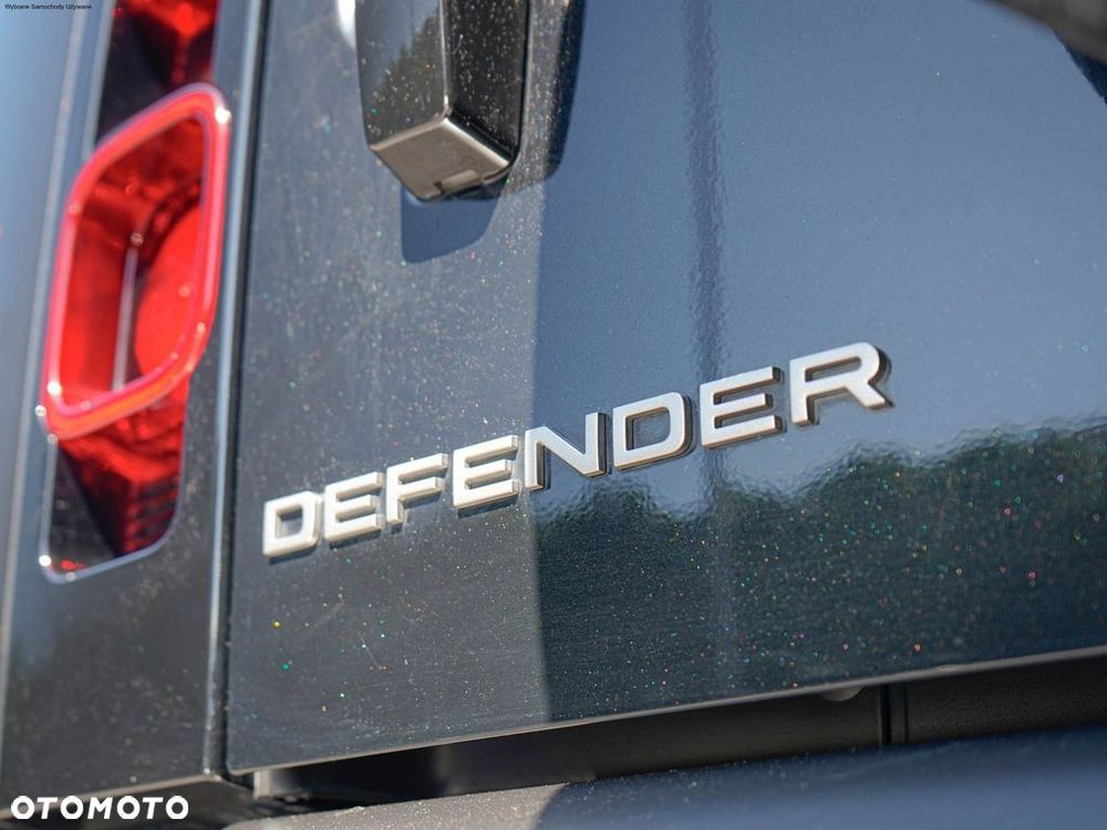 Land Rover Defender - 11