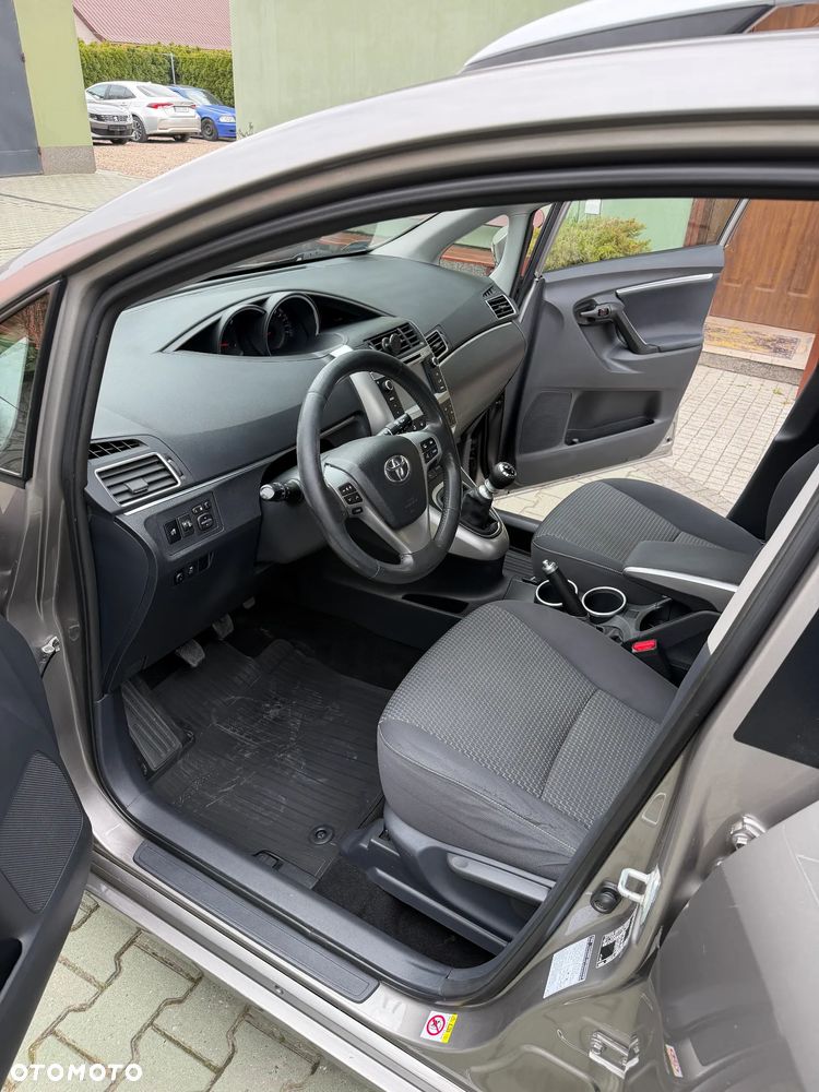 Toyota Verso 1.8 Premium 7os - 18