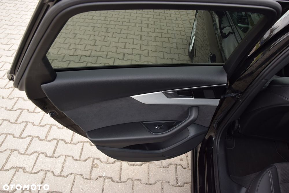 Audi A4 Avant 35 TDI S tronic S line - 32