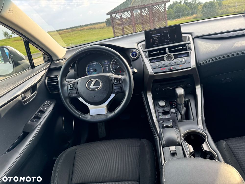 Lexus NX 300h Elite 2WD - 14