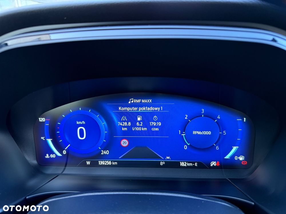 Ford Kuga 2.0 EcoBlue Hybrid ST-LINE X - 24