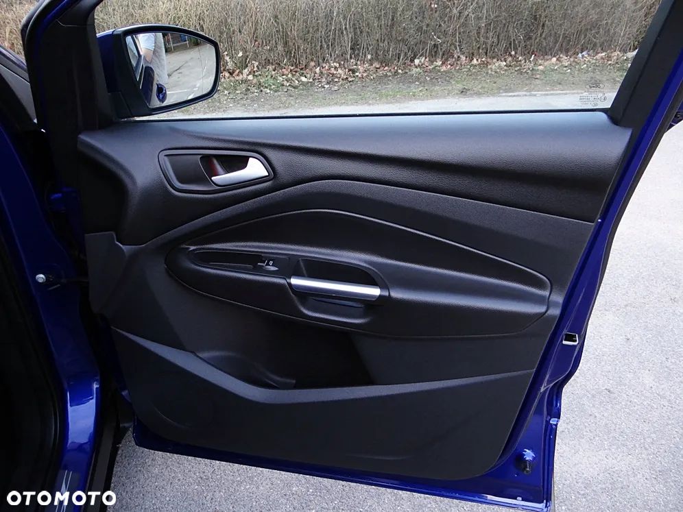 Ford Kuga 1.5 EcoBoost 2x4 Titanium - 27