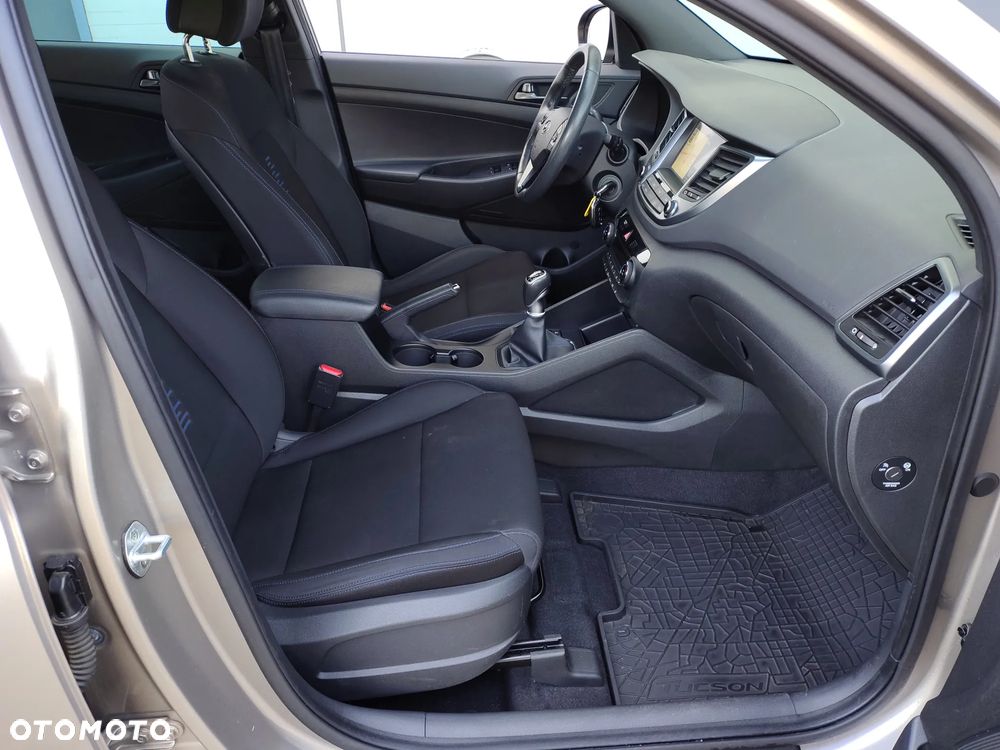 Hyundai Tucson 1.6 GDI BlueDrive GO 2WD - 28