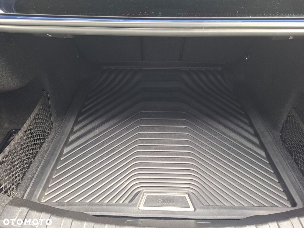 BMW Seria 3 320d xDrive mHEV M Sport sport - 24