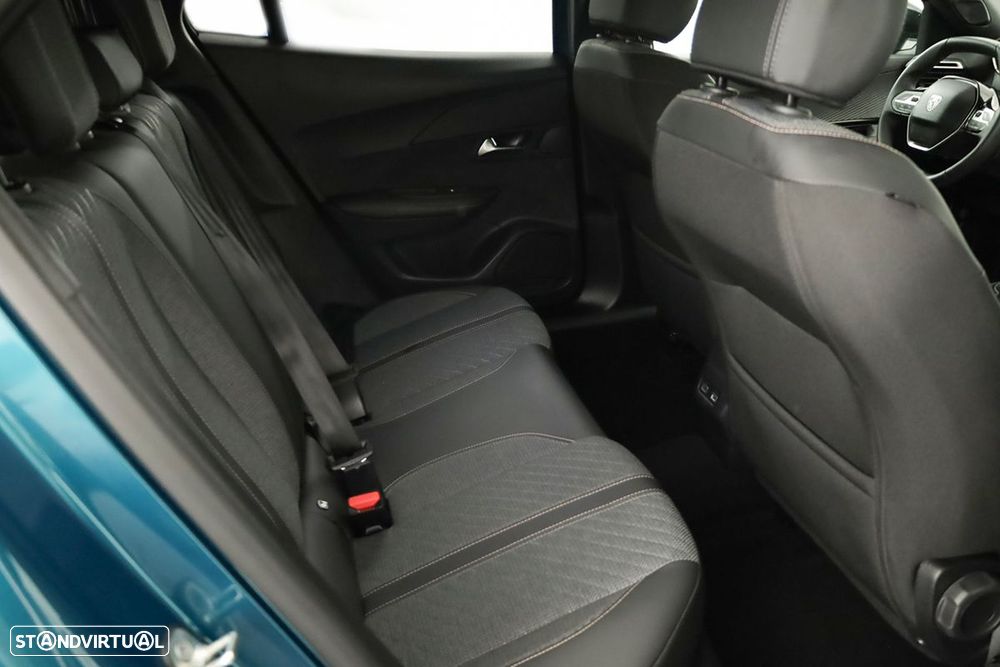 Peugeot 2008 1.2 Allure - 23