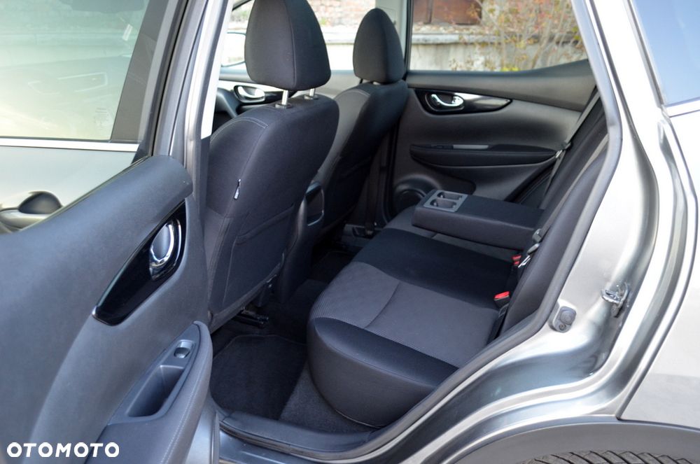 Nissan Qashqai 1.6 DIG-T N-Connecta - 23