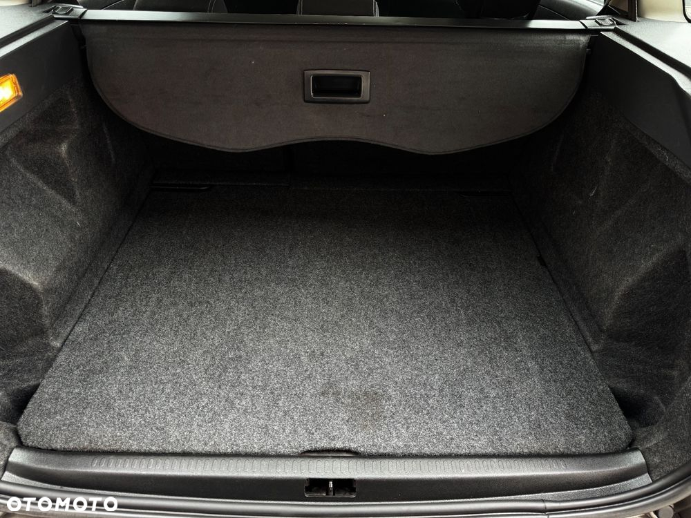Renault Clio 1.2 16V Authentique - 11