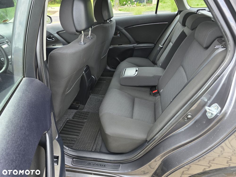 Toyota Avensis 1.8 Sol plus - 17