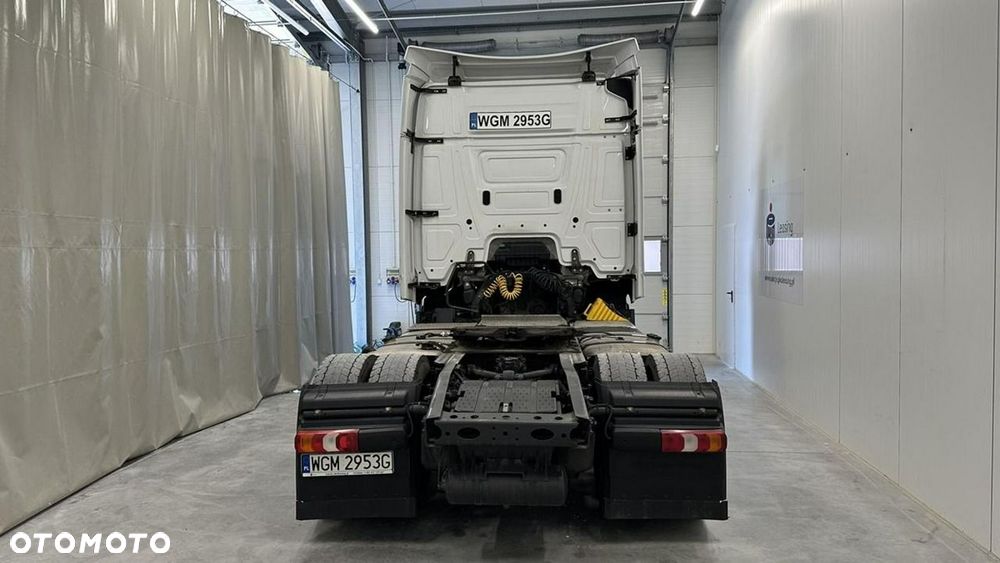 Mercedes-Benz Actros - 5