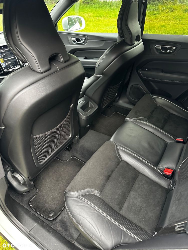 Volvo XC 60 D4 R-Design - 6