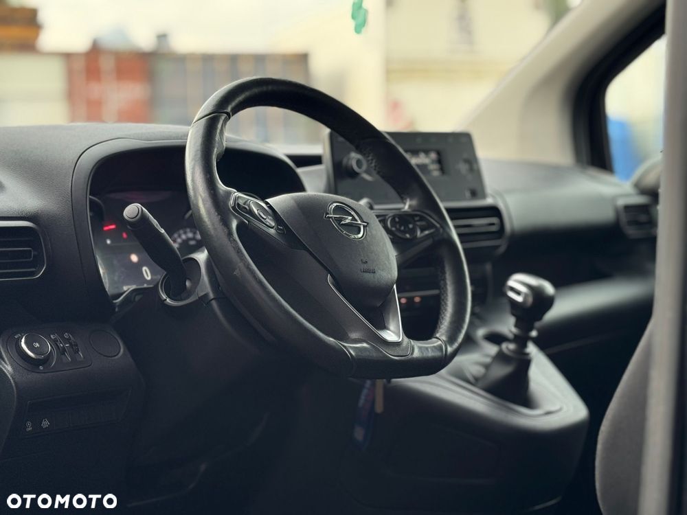 Opel Combo 1.2 Turbo Enjoy S&S - 25