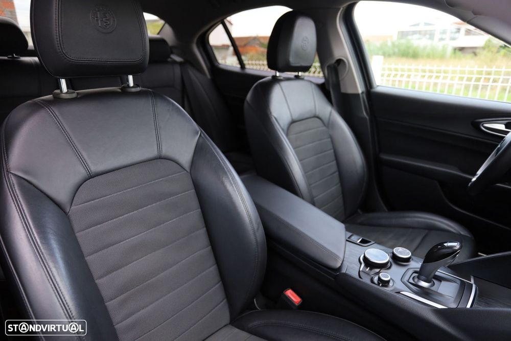 Alfa Romeo Giulia 2.2 D Super AT8 - 14