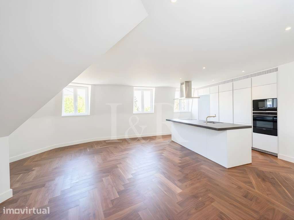 Apartamento T2+1 duplex com vista e estacionamento na Estrela - Grande imagem: 3/70