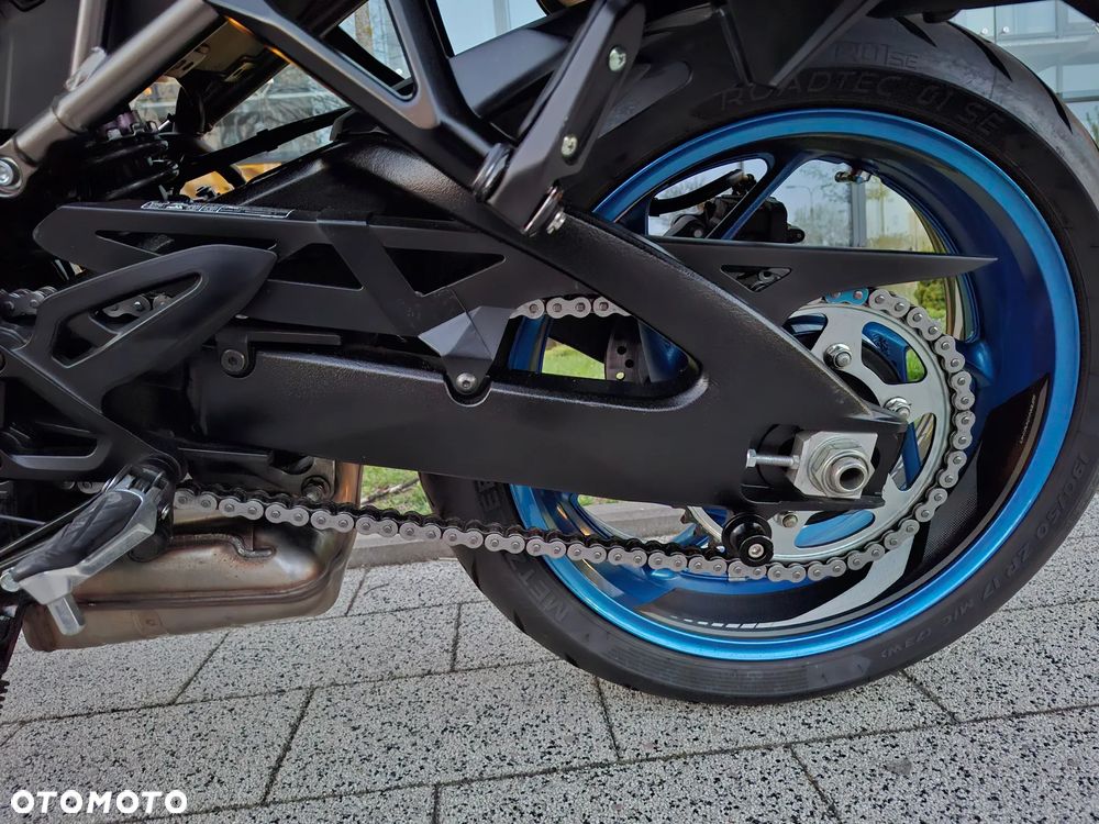 Suzuki GSX - 11