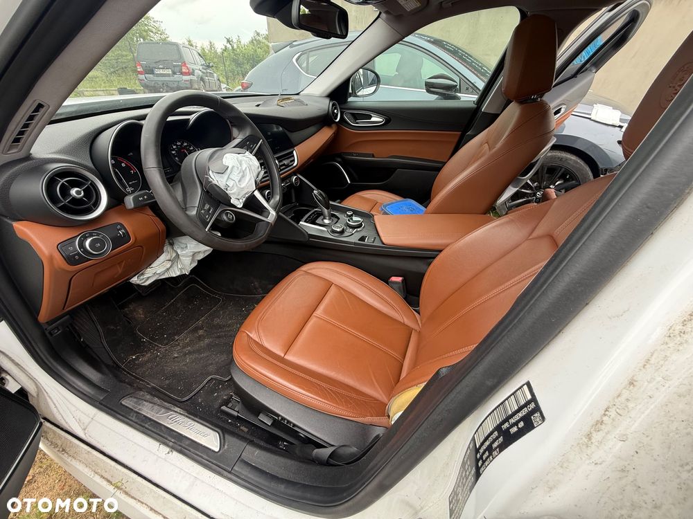 Alfa Romeo Giulia 2.0 Turbo Veloce - 8