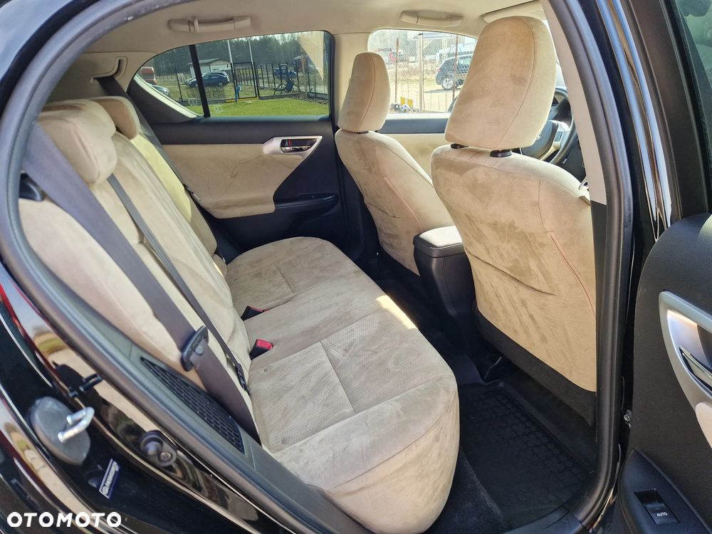 Lexus CT 200h Prestige - 13
